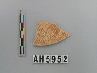 藏品(淺褐色細砂細繩紋陶片)的圖片